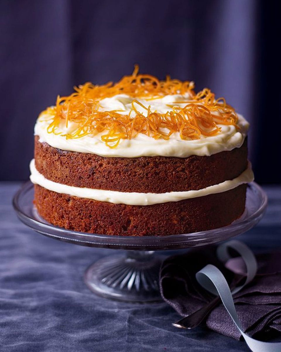 Carrot cake with hazelnuts and lemon frosting - Youmiam