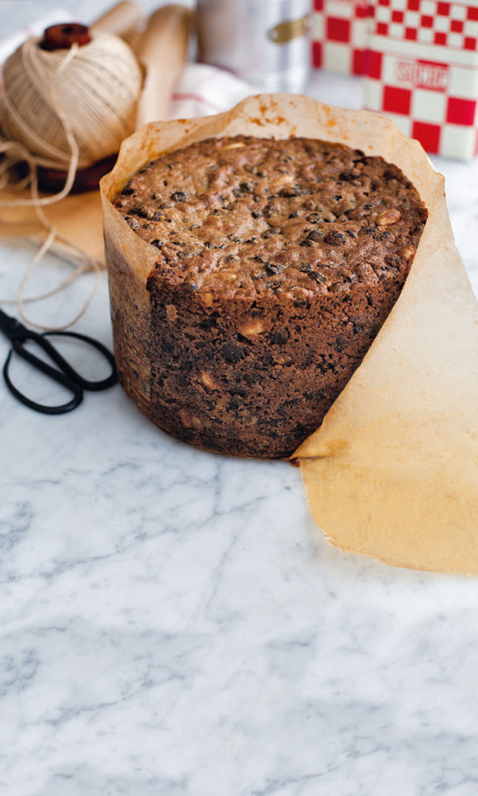 Traditional Christmas cake - delicious. magazine