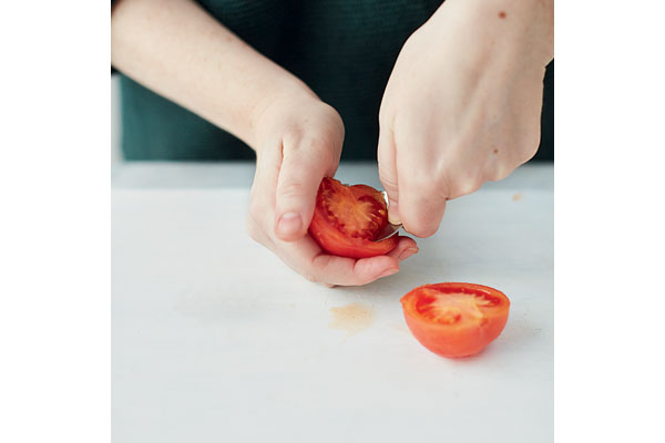 How-to-peel-and-chop-a-tomato-4