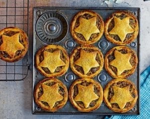 https://www.deliciousmagazine.co.uk/wp-content/uploads/2018/08/447649-1-eng-GB_mince-pie-recipes-299x238.jpg