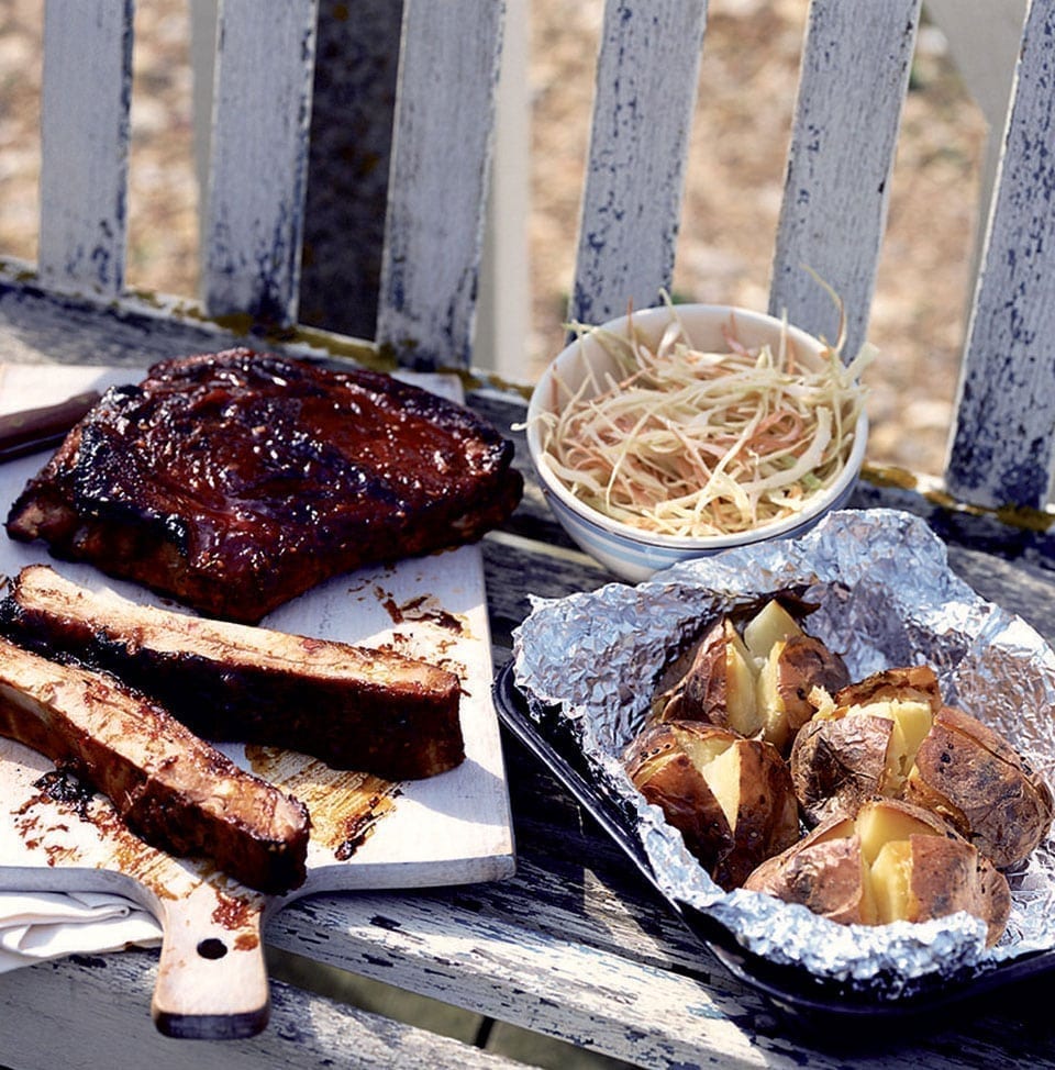 https://www.deliciousmagazine.co.uk/wp-content/uploads/2018/08/487597-1-eng-GB_pork-ribs-with-a-sweet-and-spicy-glaze.jpg