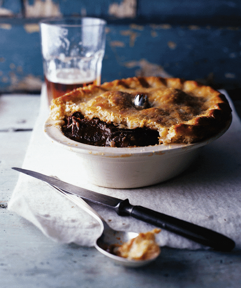 https://www.deliciousmagazine.co.uk/wp-content/uploads/2018/08/511234-1-eng-GB_beef-onion-and-ale-pie-768x920.gif