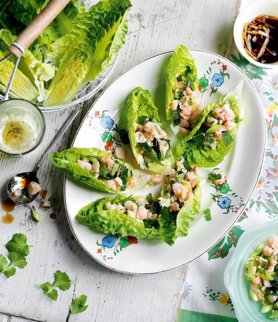 Minced chicken & prawn lettuce parcels recipe