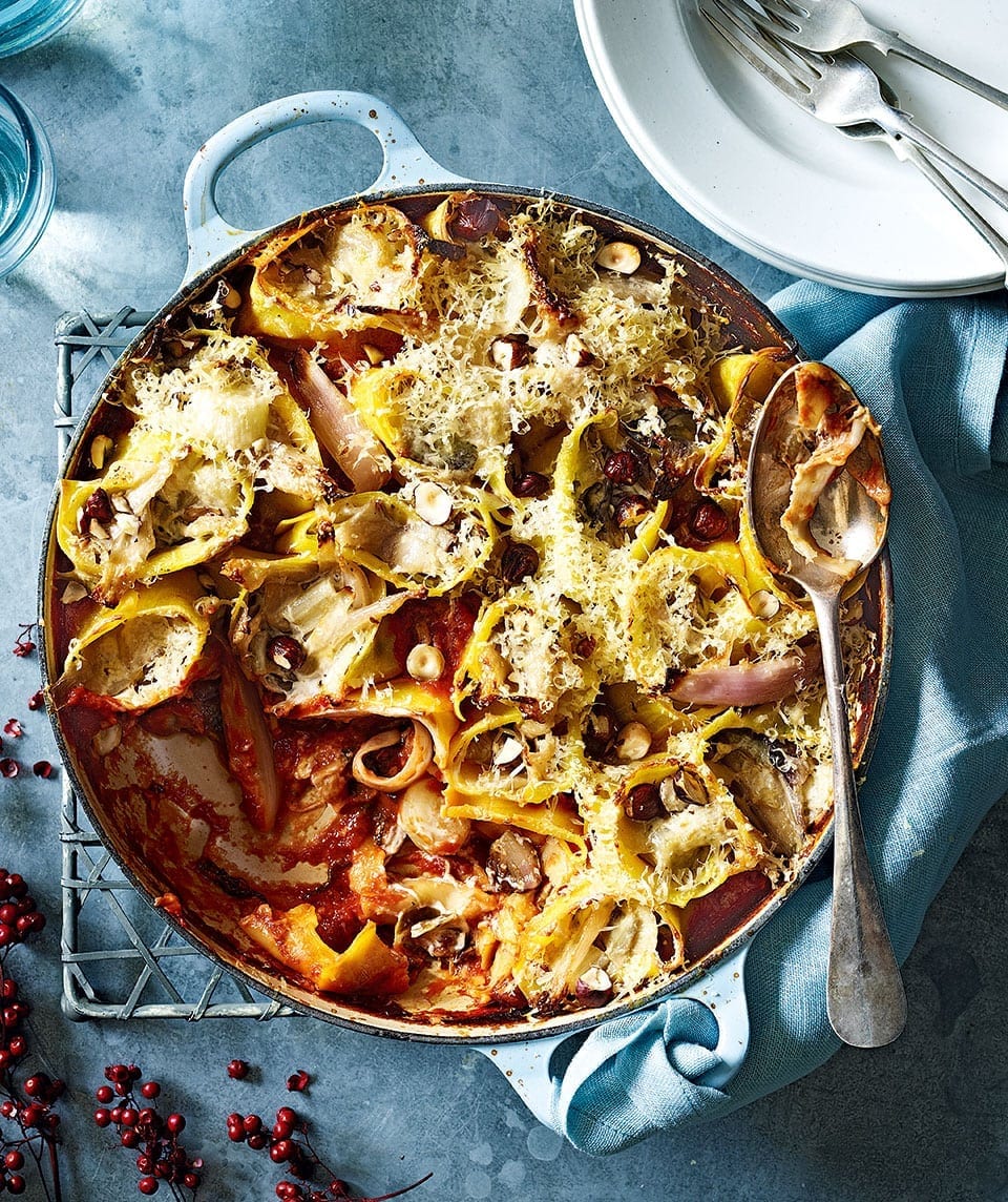 Vegetarian Main Course Recipes Dinner Party - 117 Vegetarian Dinner Party Mains in 2020 | Vegetarian ... - Beetroot & red onion tarte tatin.