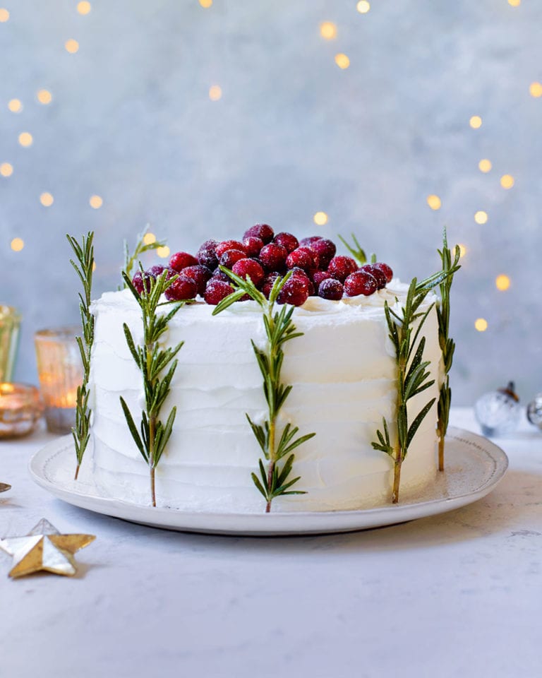 Simple Christmas Cake - Mom Loves Baking