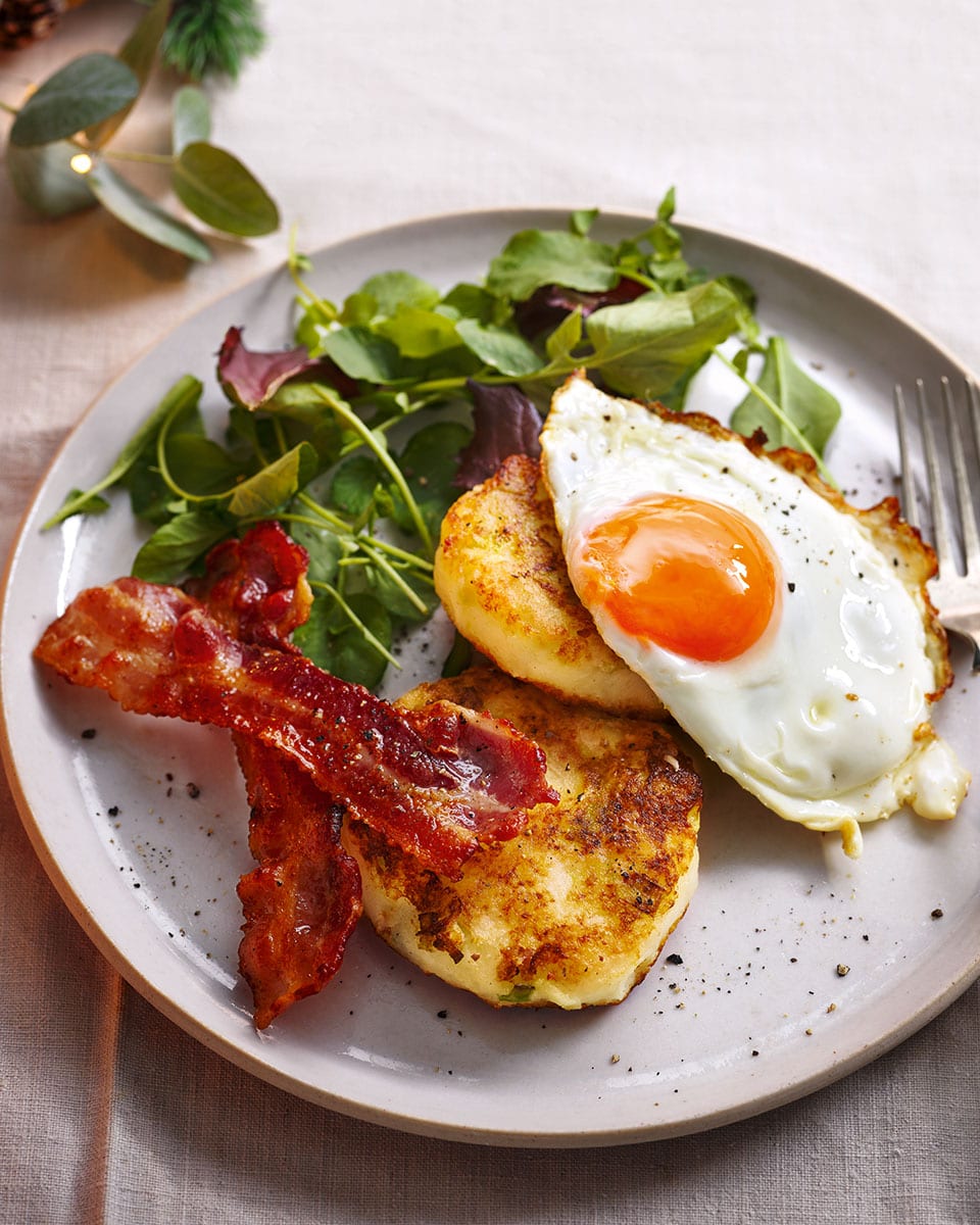 Fried Eggs and Bacon Cake Recipe