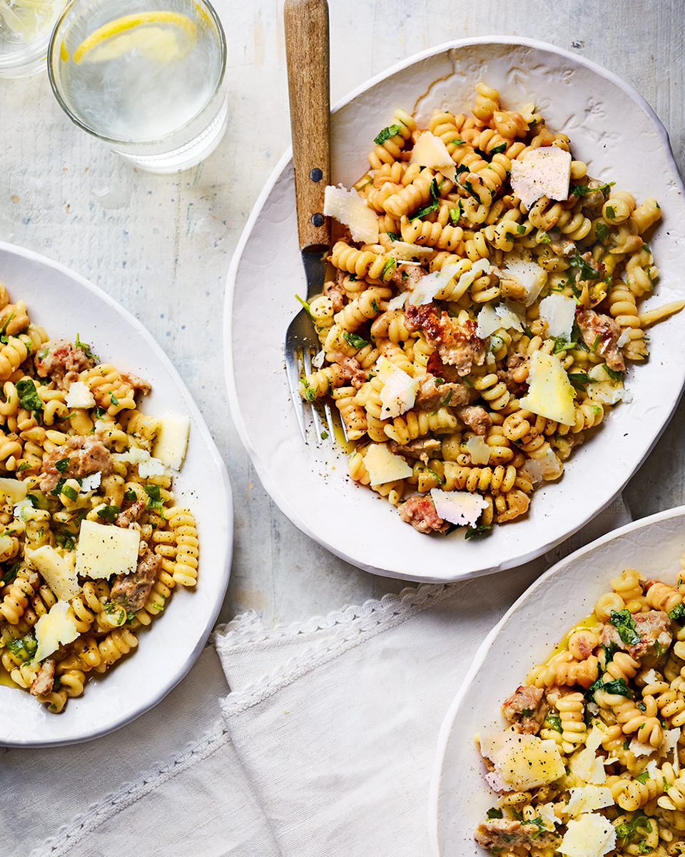 Pasta with beans and sausages - delicious. magazine