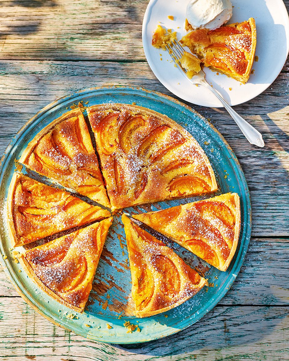 Apricot and pear cake