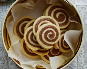 cocoa and vanilla cookies