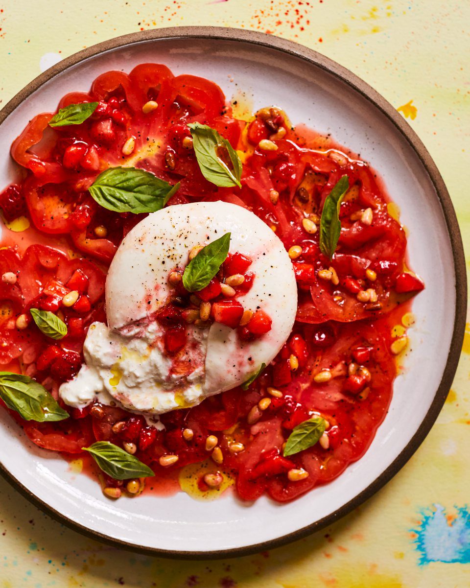 Burrata, tomato and strawberry salad - delicious. magazine