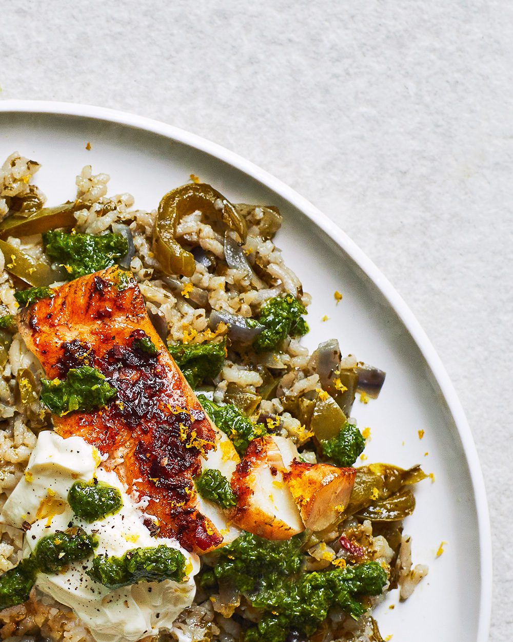 Baked hake with green rice - delicious. magazine