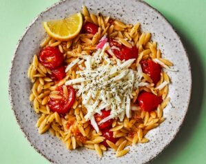 Halloumi orzo