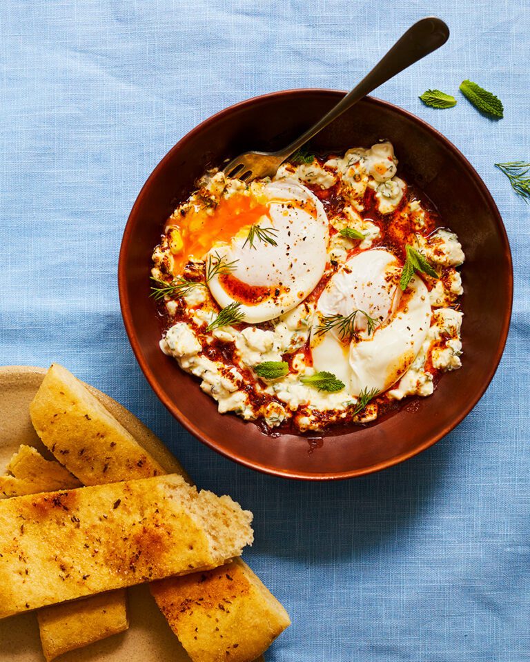 Cottage cheese Turkish-style eggs