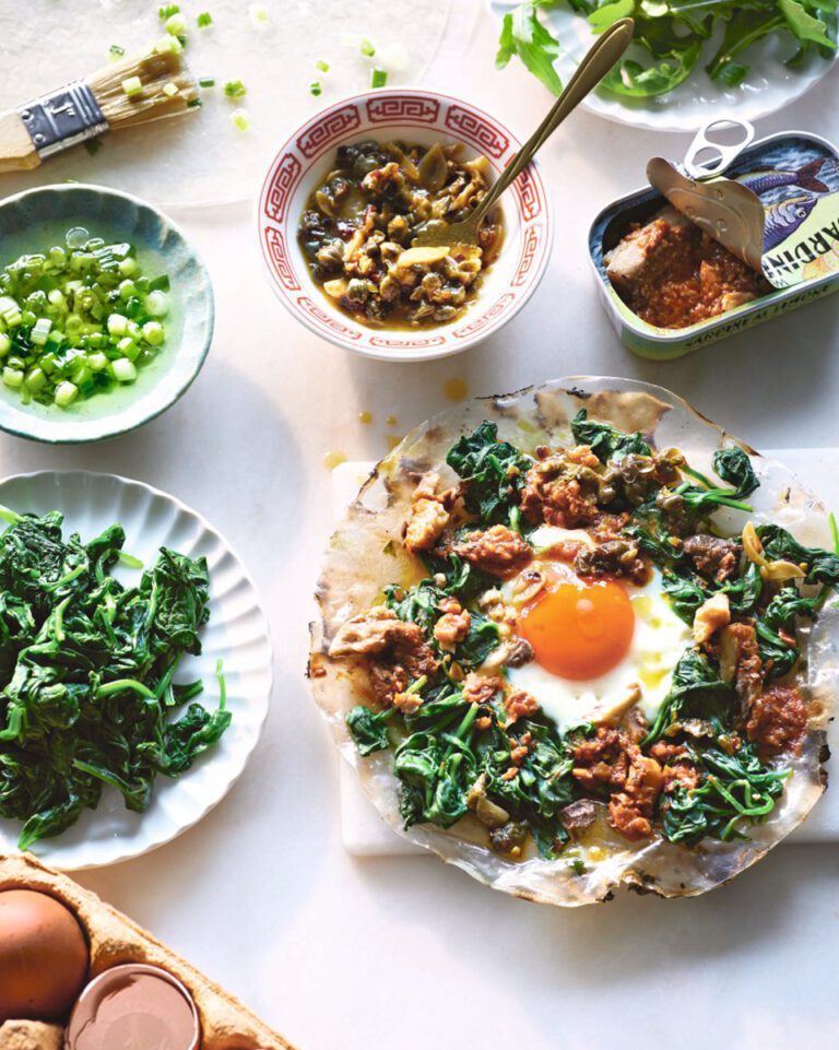 Vietnamese rice paper pizzas with eggs, spinach and sardines