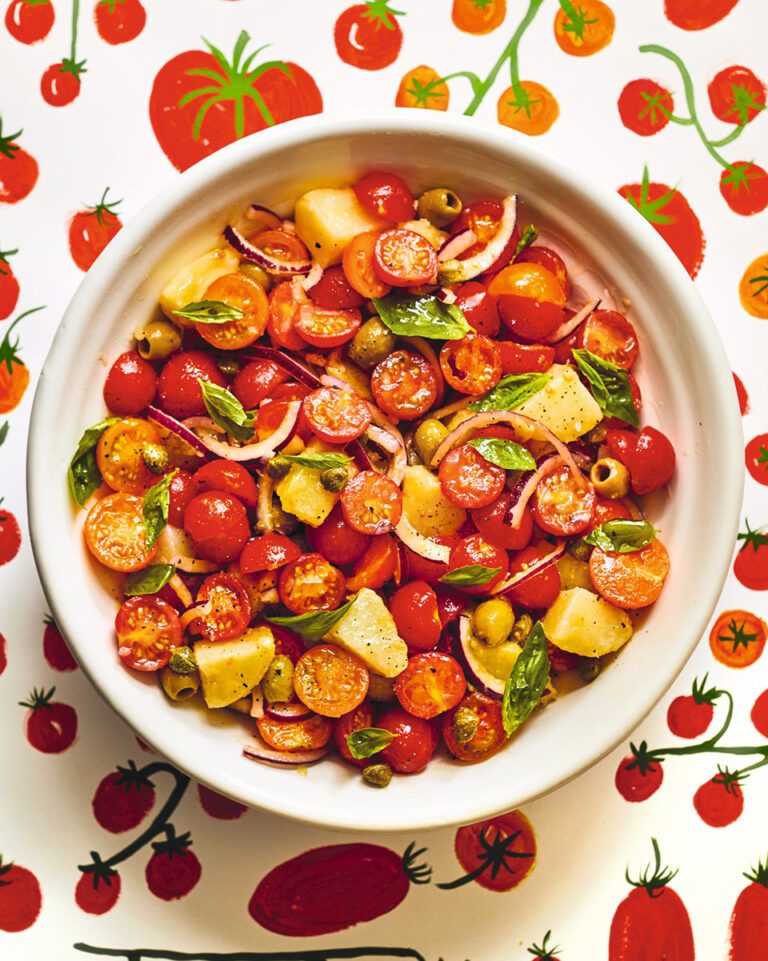 Insalata pantesca (Pantelleria-style cherry tomato salad)