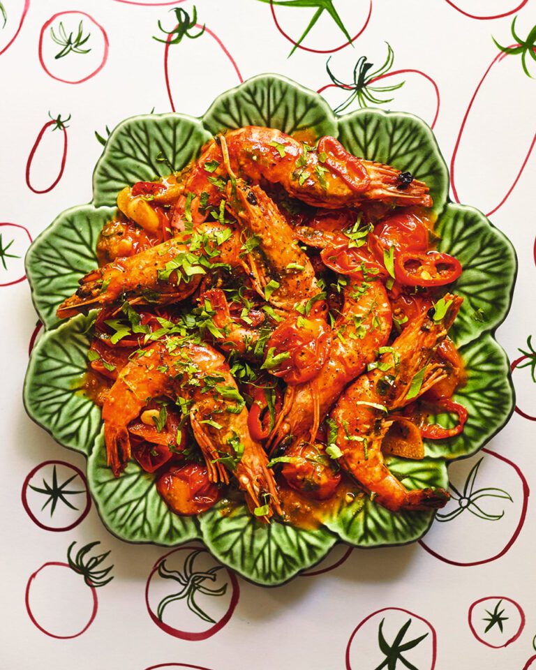 Gamberi alla busara (prawns with cherry tomato sauce)