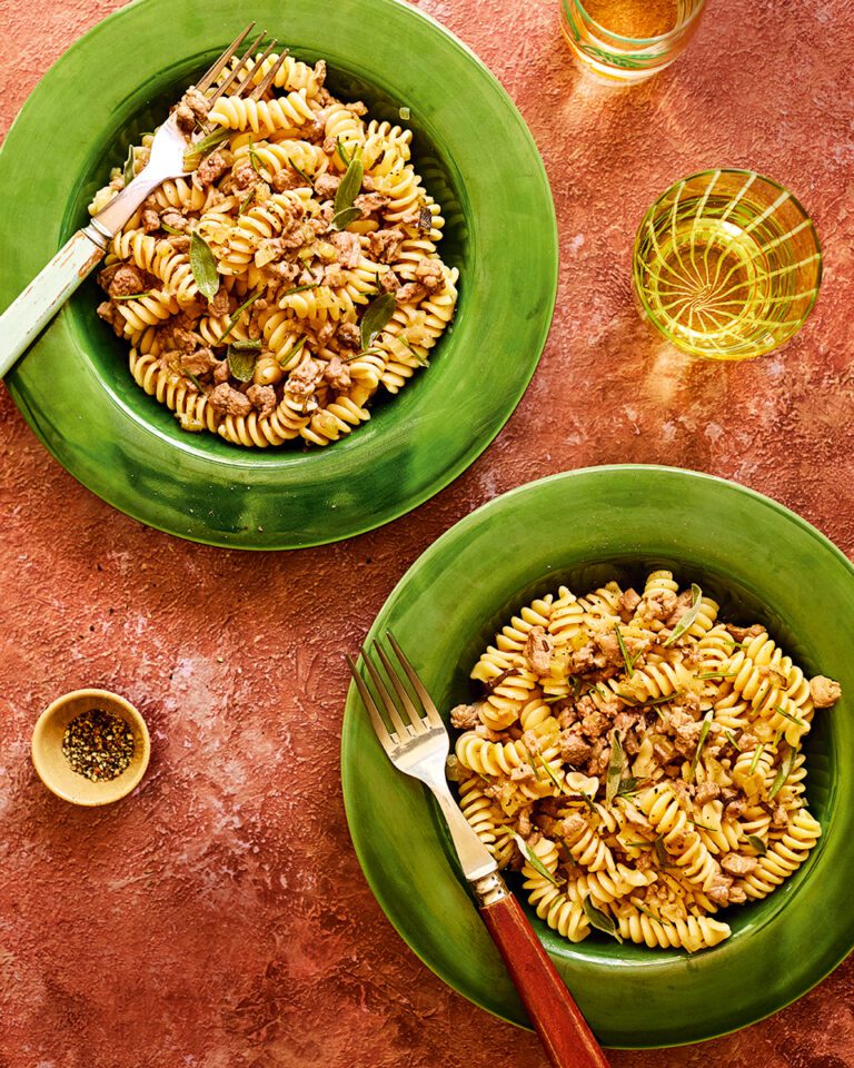 Fusilli con ragù d’agnello (fusilli with lamb ragù)