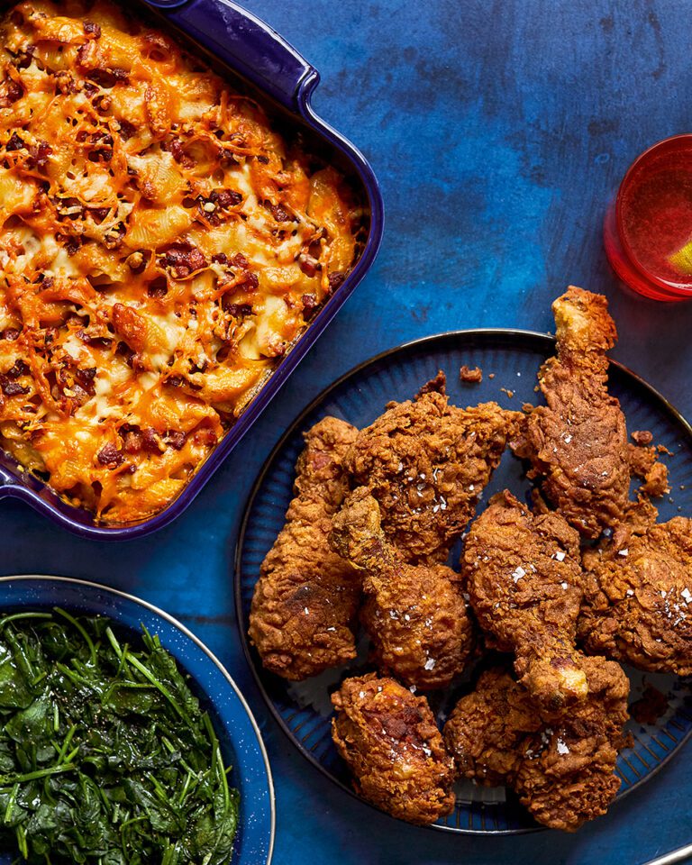 Fried chicken with pancetta, onion and tomato mac ’n’ cheese