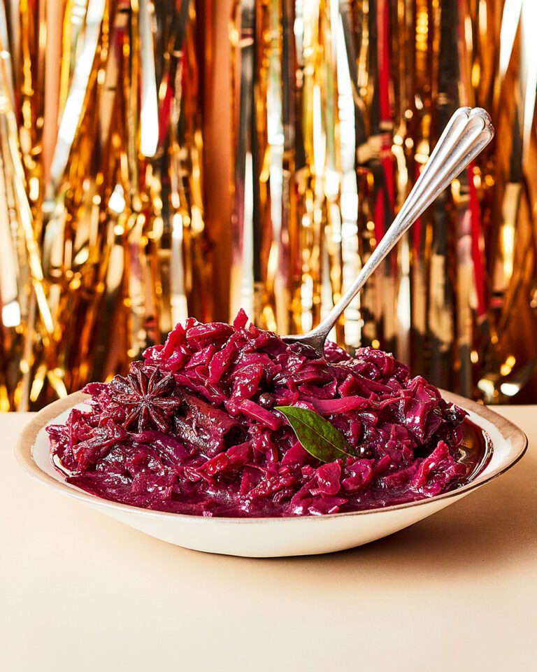 Braised red cabbage