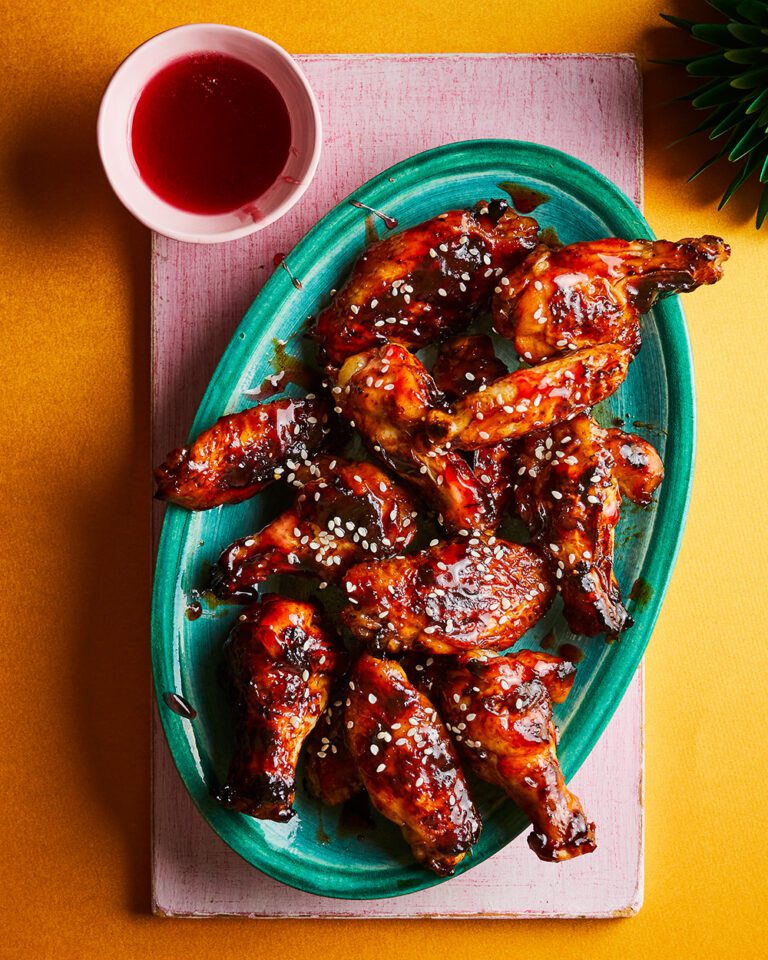 Air fryer cranberry-glazed chicken wings