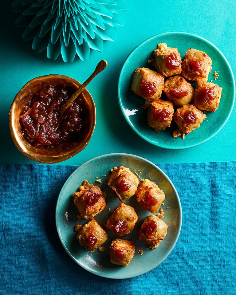 Air fryer mini stilton-rarebit scones with onion chutney